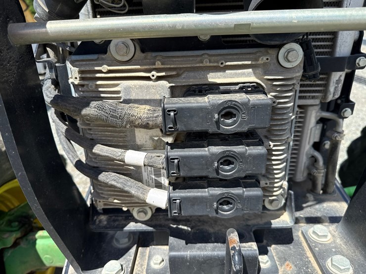 2018-john-deere-5065e-image-29
