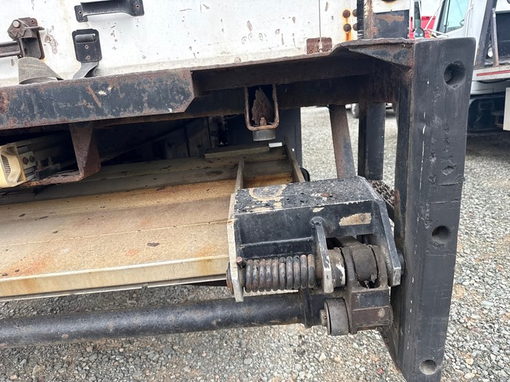 2011-international-durastar-4300-image-41