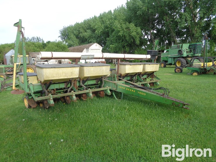 john-deere-7000-image-3