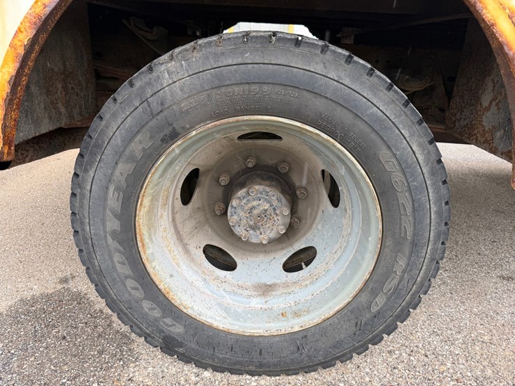 2001-ford-f450-image-74