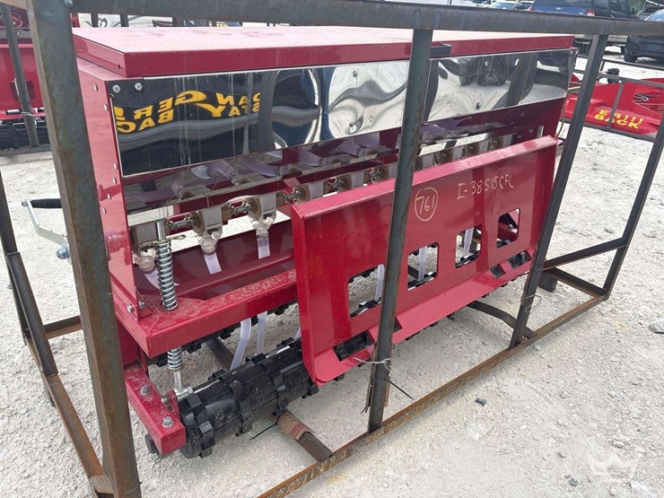 skidsteer-seeder-attachment-image-1