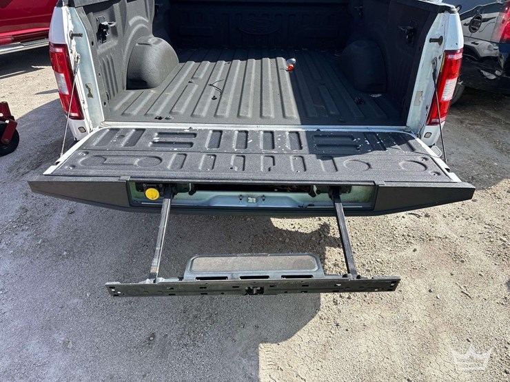 2018-ford-f150-image-25