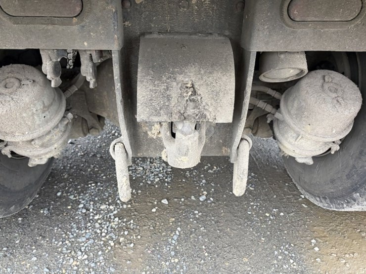 2018-freightliner-114sd-image-23