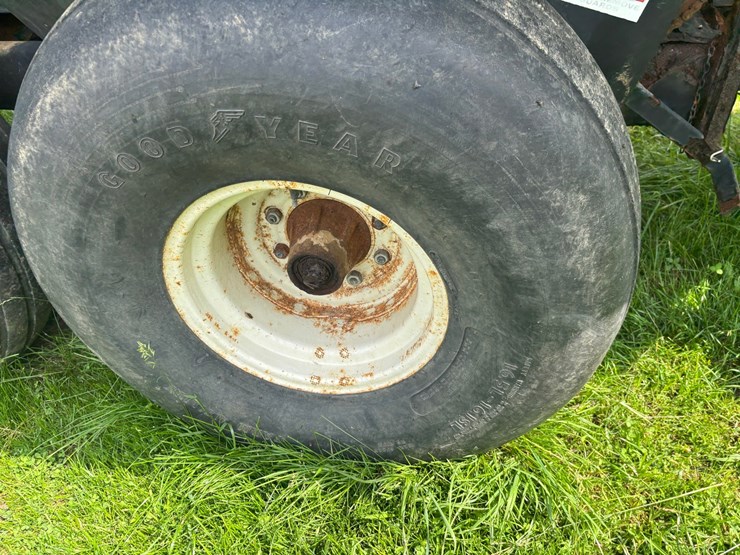 #2225-•-adams-fertilizer-trailer-image-41