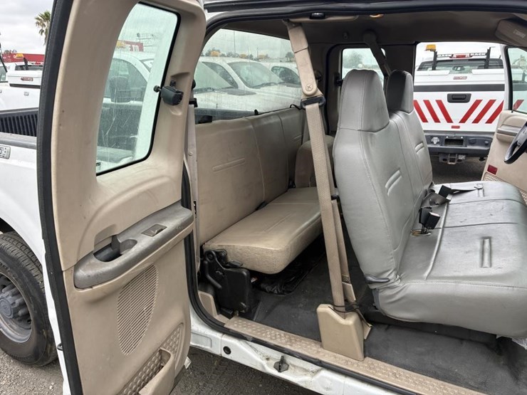 2004-ford-f250-image-16