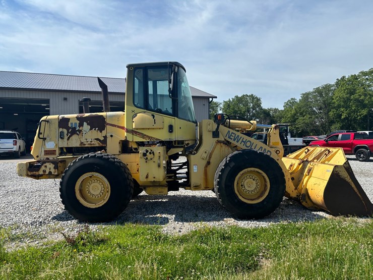 new-holland-lw170-image-5