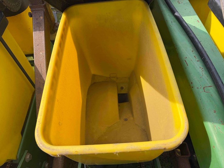 john-deere-7300-image-13
