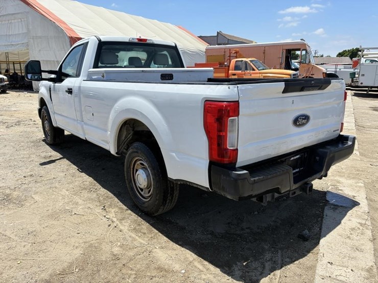 2018-ford-f250-image-4