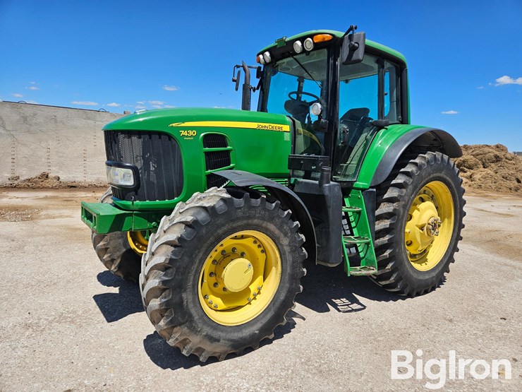 2009-john-deere-7430-premium-image-1