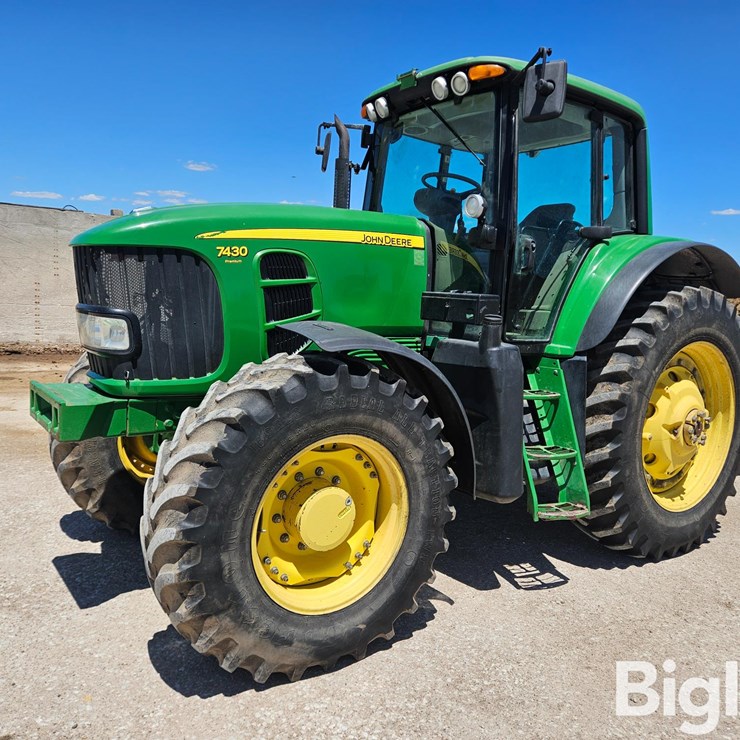 2009 JOHN DEERE 7430 PREMIUM