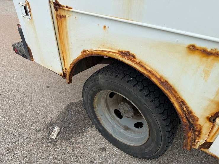 2001-ford-f450-image-32
