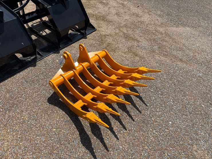 caterpillar-305-image-4