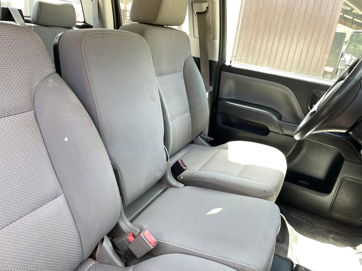 2015-chevrolet-2500-image-29