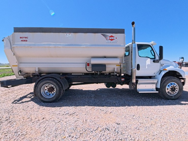 2022-kuhn-knight-4052-image-6