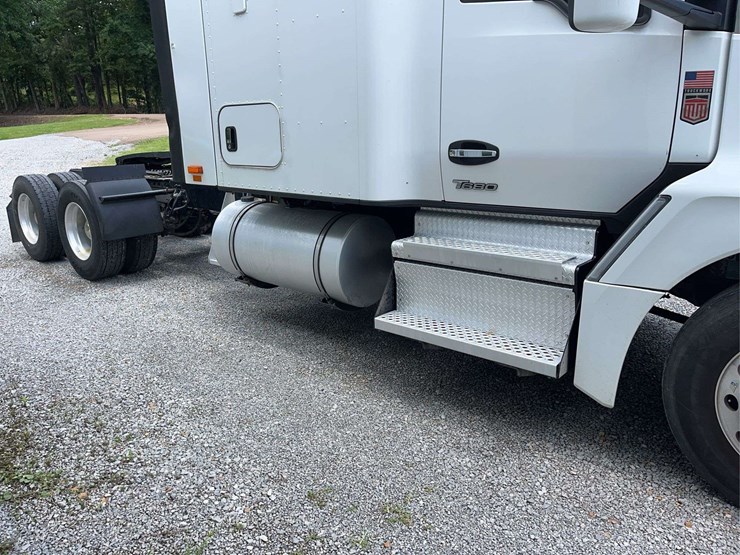 2022-kenworth-t680-image-5