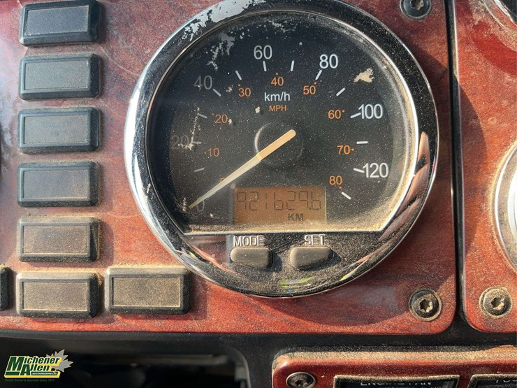 2008-freightliner-fld120-image-21