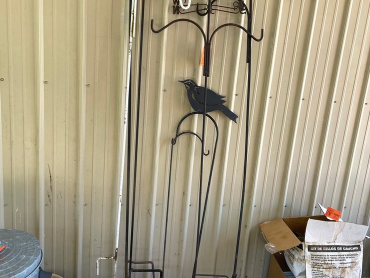 #7180-•-metal-flower-pot-hangers-and-lawn-sprinklers-image-1