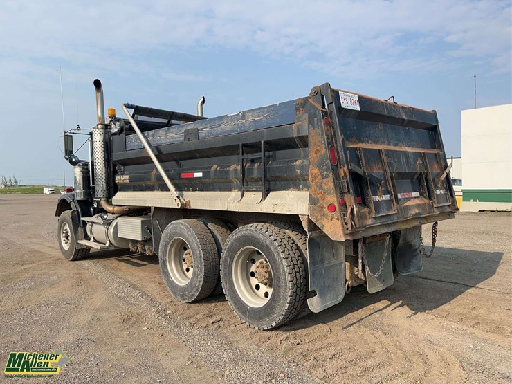 2008-freightliner-fld120-image-3