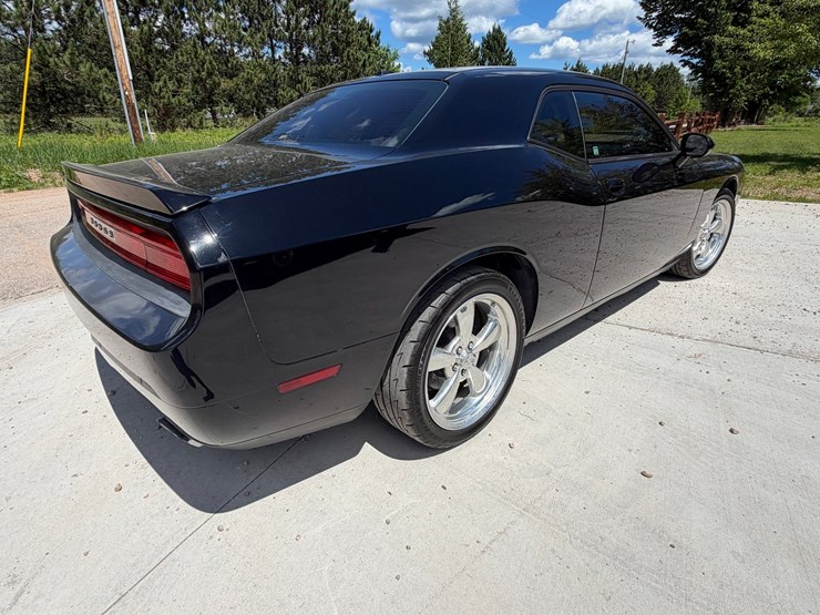 #1465-•-2013-dodge-challenger-sxt-image-5