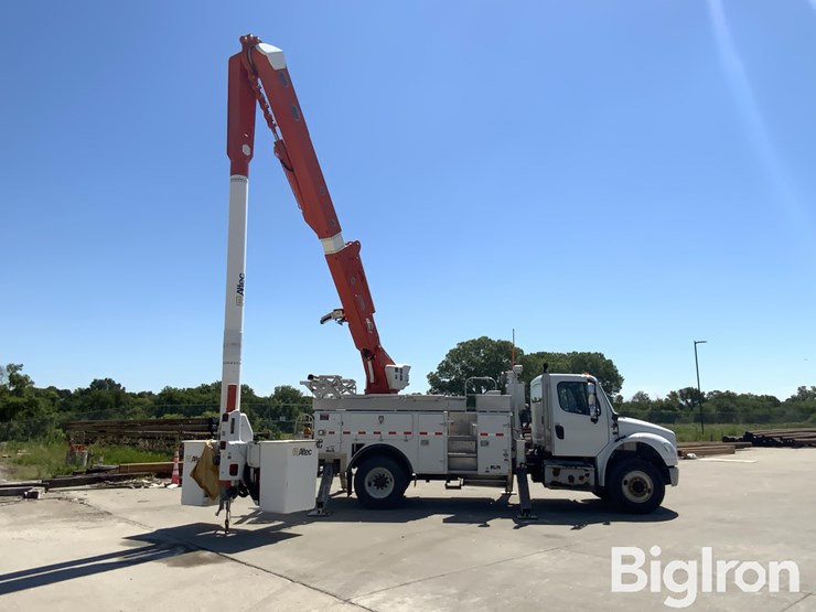 2016-freightliner-m2-106-image-4