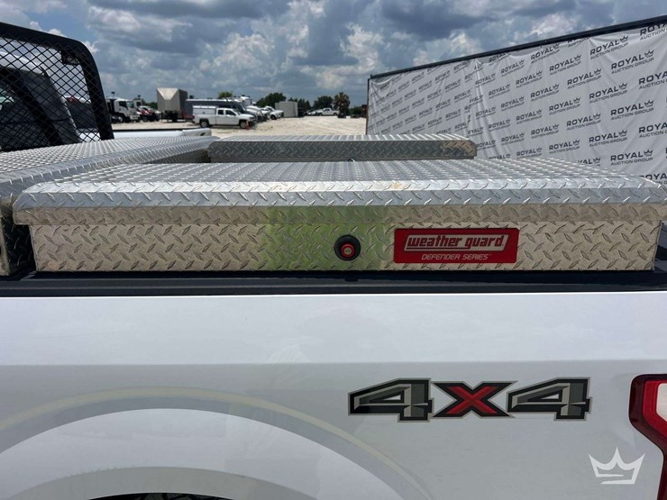 2020-ford-f150-image-17