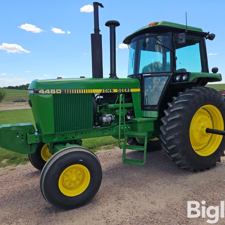 1983 JOHN DEERE 4450