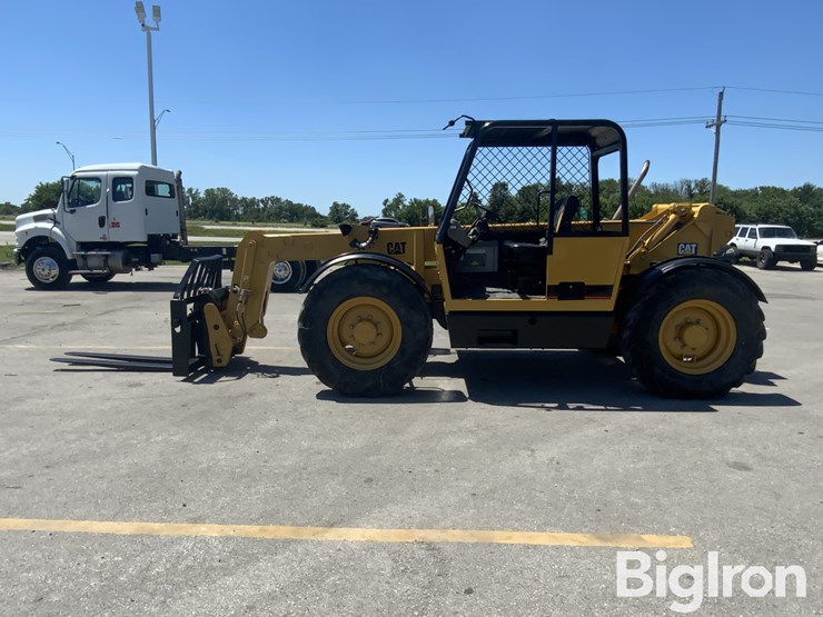2000-caterpillar-th82-image-8