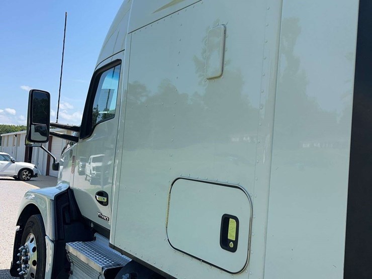 2022-kenworth-t680-image-14