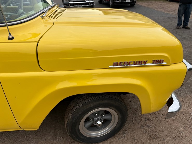 #1378-•-1957-mercury-m100-custom-cab-pickup-truck-image-32