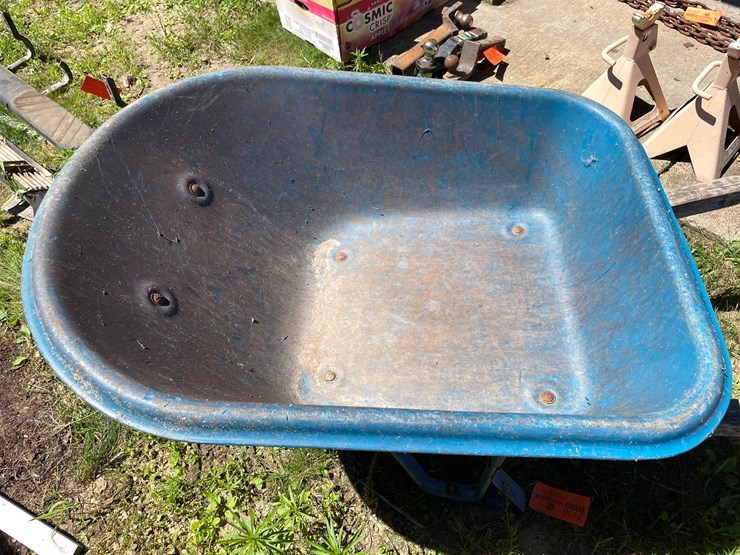 #7156-•-jackson-poly-tub-wheelbarrow-image-9
