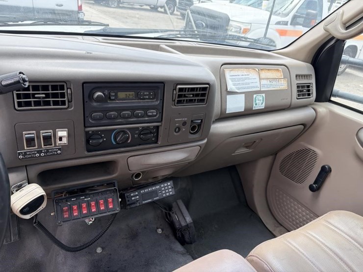2001-ford-f350-image-28