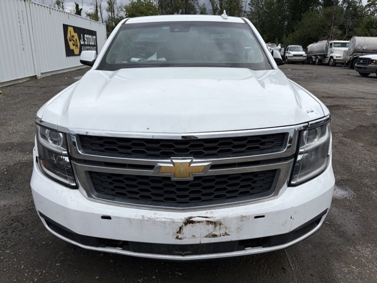 2019-chevrolet-tahoe-image-8