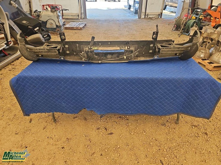 chevrolet-silverado-rear-bumper-3rd-generation-image-7