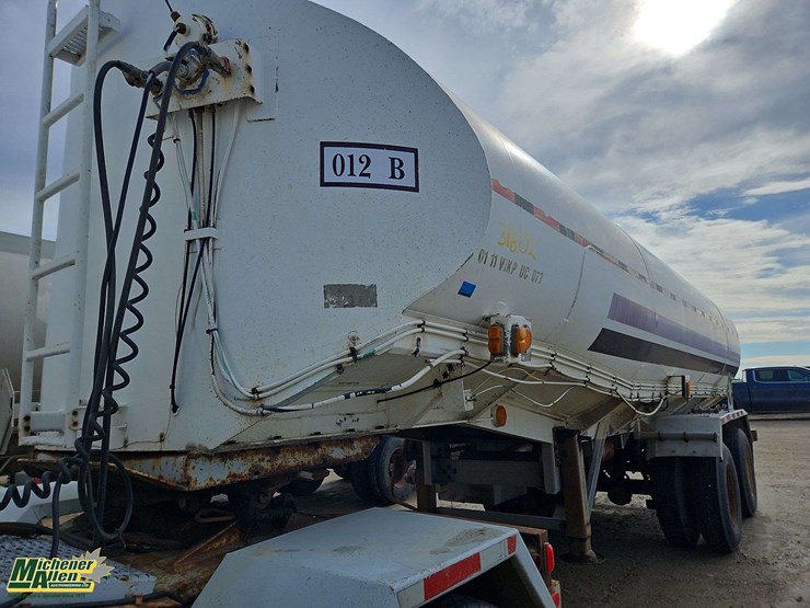 1982-hutchinson-super-b-oil-tank-trailer-image-5