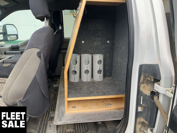 2021-ford-f550-image-15