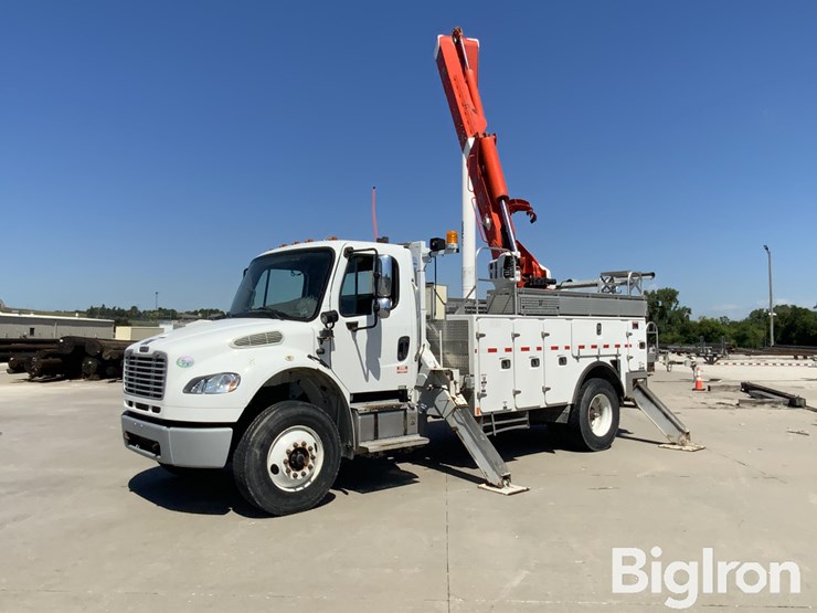 2016-freightliner-m2-106-image-1
