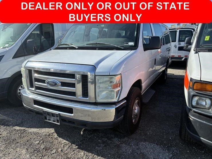 2013-ford-e350-sd-image-1
