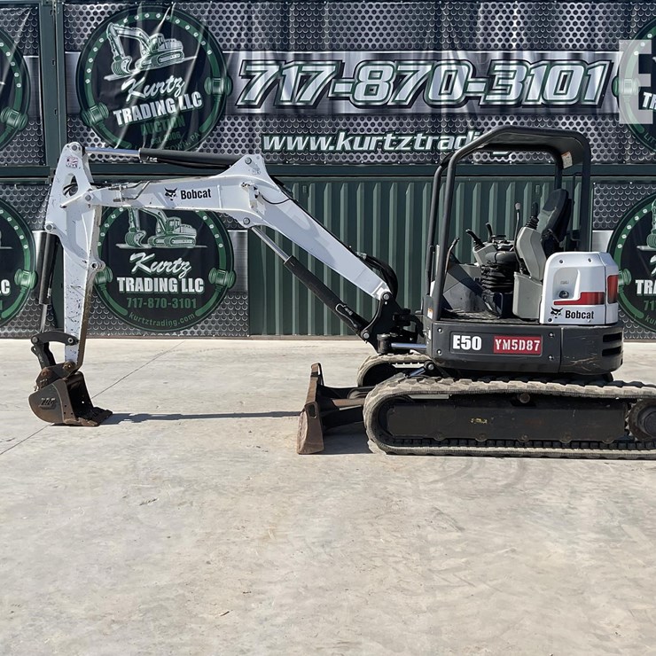 2017 BOBCAT E50