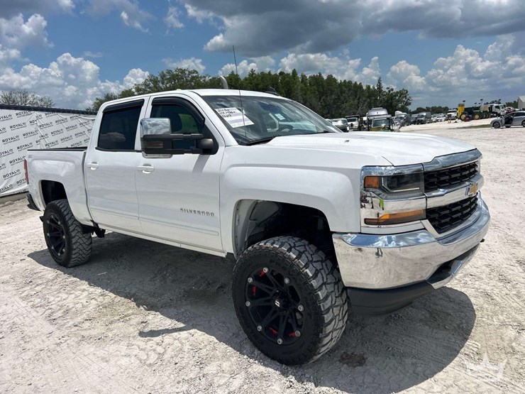 2018-chevrolet-silverado-1500-image-2