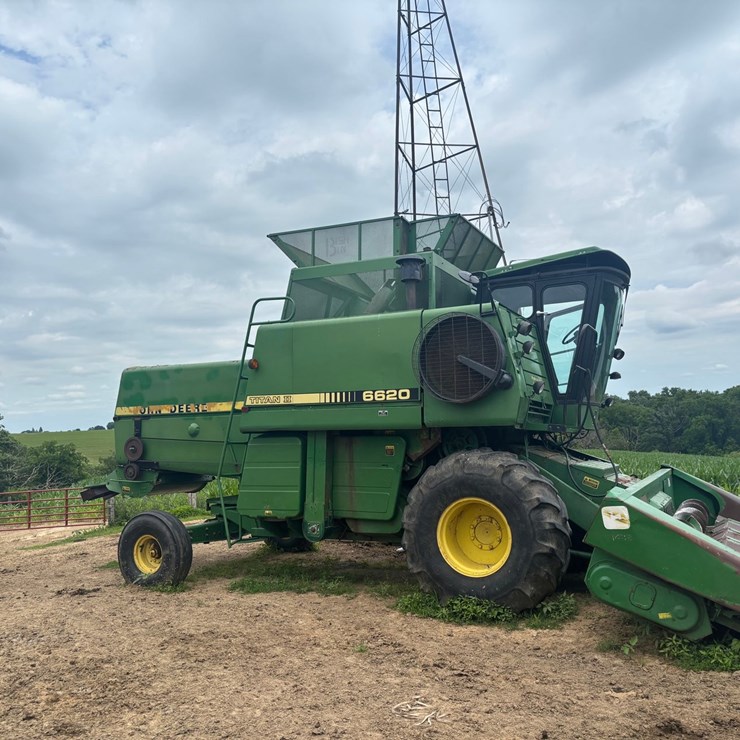 JOHN DEERE 6620 TITAN II