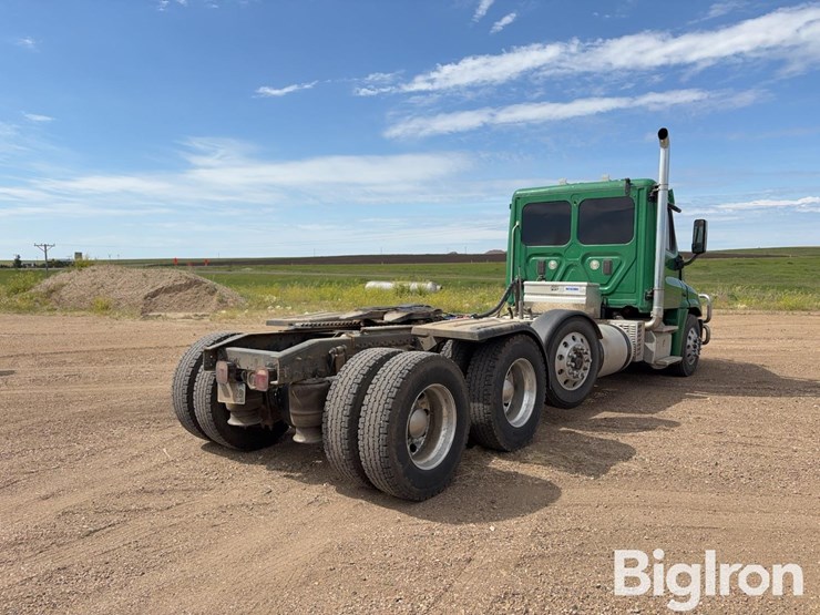 2015-freightliner-cascadia-125-image-5