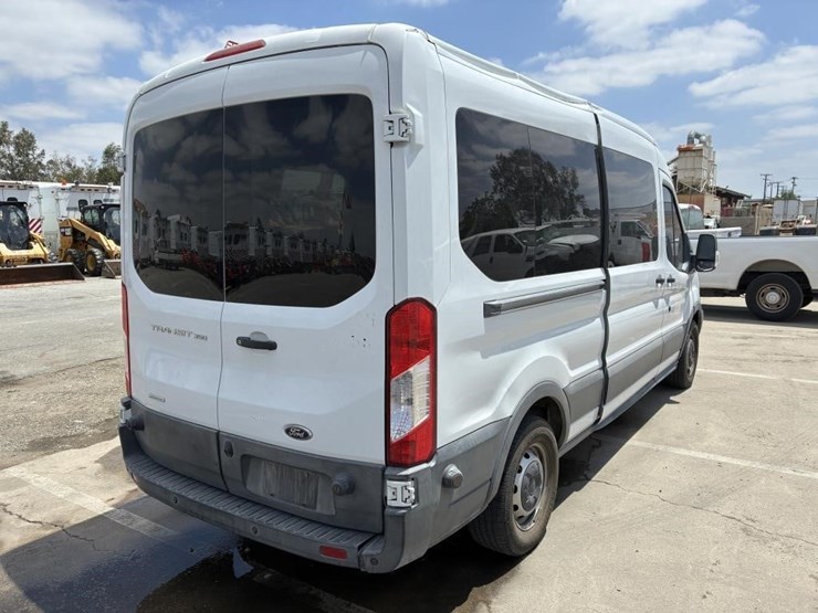 2017-ford-transit-image-3