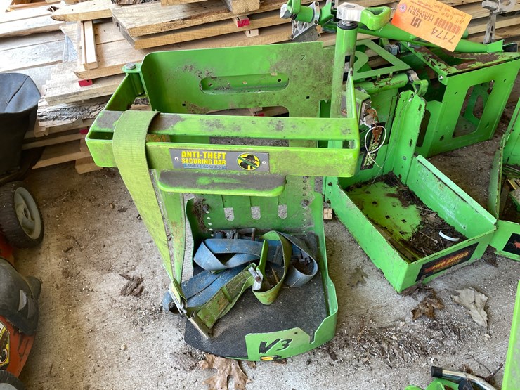 #7174-•-assortment-of-green-tough-ind.-trailer-racks-and-cages-image-3