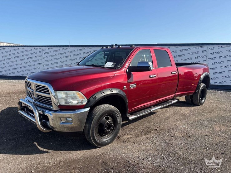 2011-dodge-ram-3500-image-1