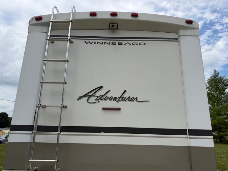 #1490-•-2001-winnebago-adventurer-image-25
