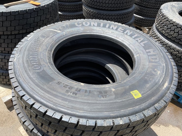 #6513-•-set-of-(4)-semi-tires-image-5