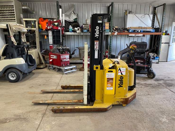#6063-•-yale-electric-pallet-stacker-image-2