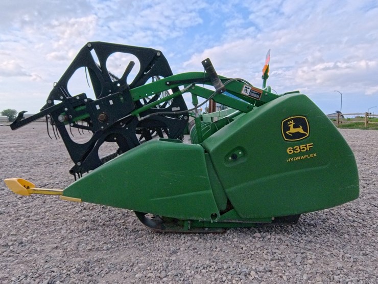 john-deere-635f-image-2