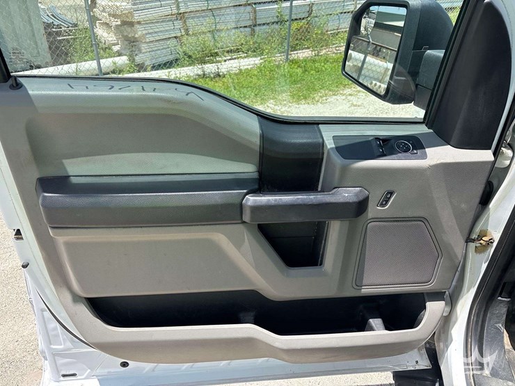 2016-ford-f150-image-14