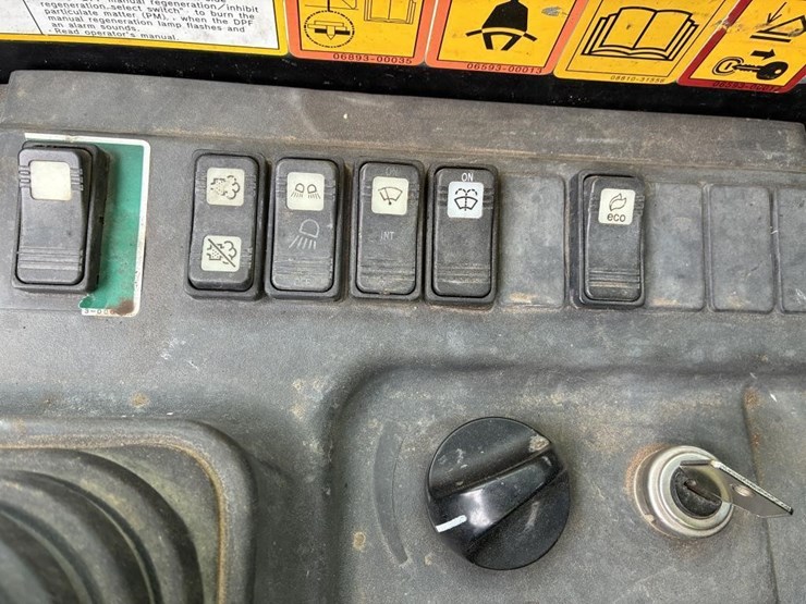 2018-takeuchi-tl12-image-19